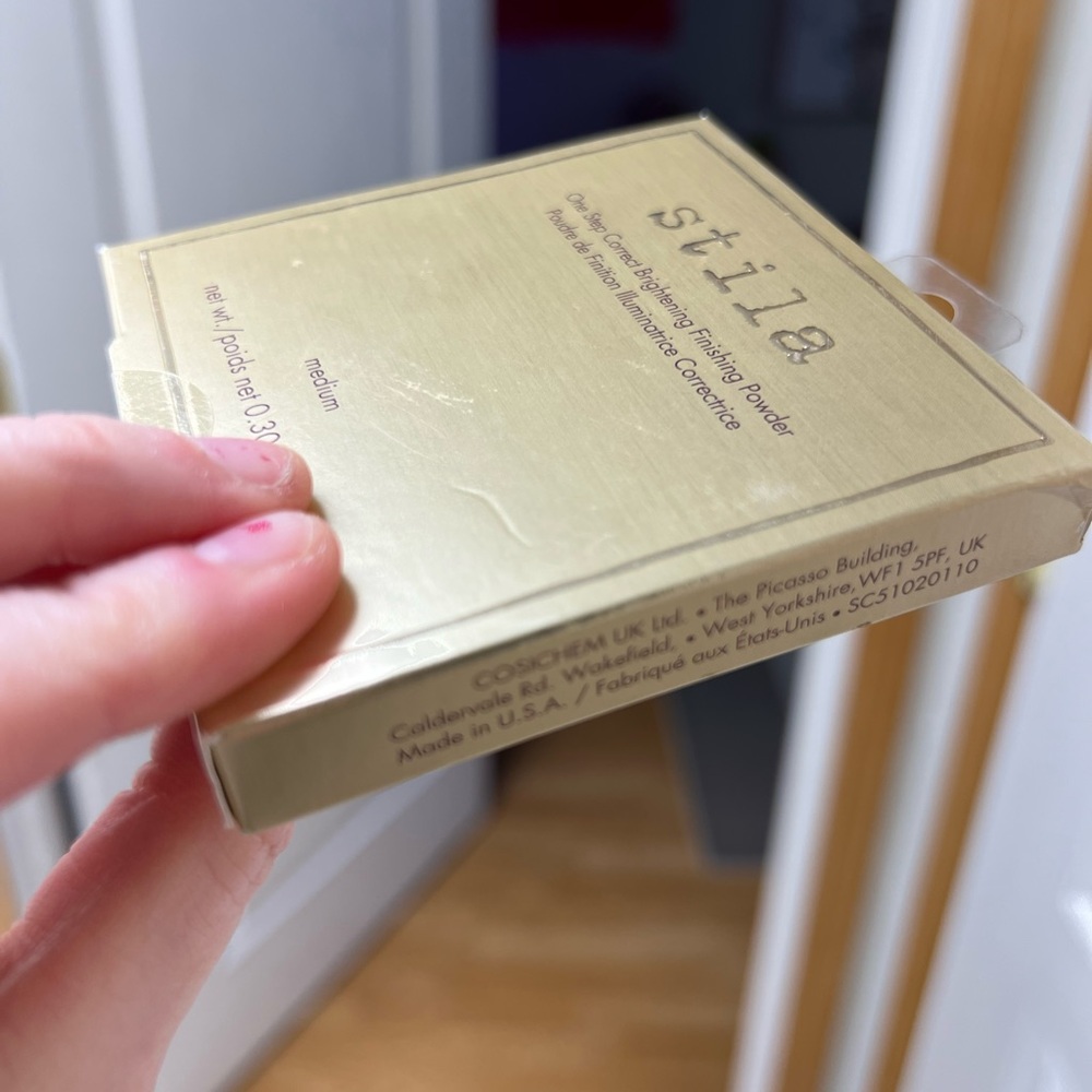 Stila One Step Correct Brightening Finishing Powder- Medium - Picture 5 of 5